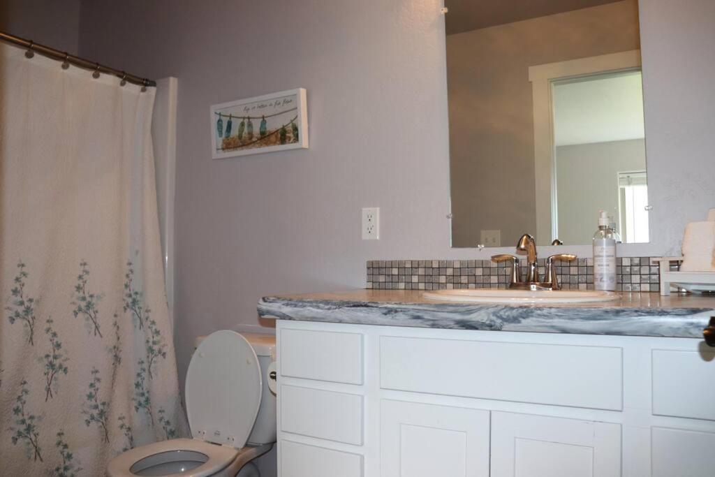 Glacier Park Getaway - Rustic Range Retreat Hébergement de vacances Columbia Falls