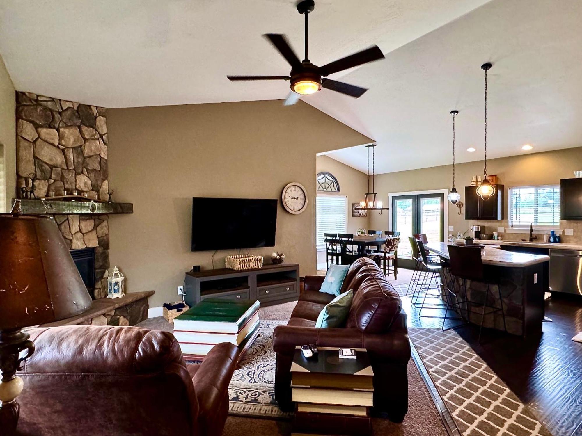 Glacier Park Getaway - Rustic Range Retreat * Columbia Falls