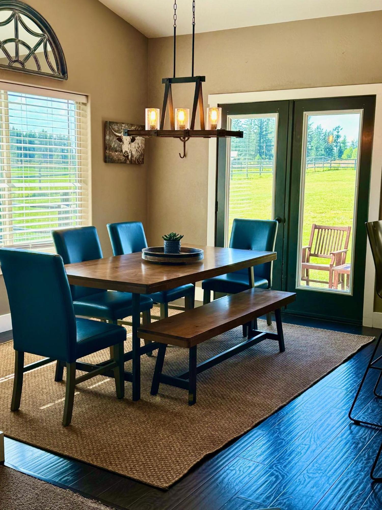 Glacier Park Getaway - Rustic Range Retreat Hébergement de vacances Columbia Falls